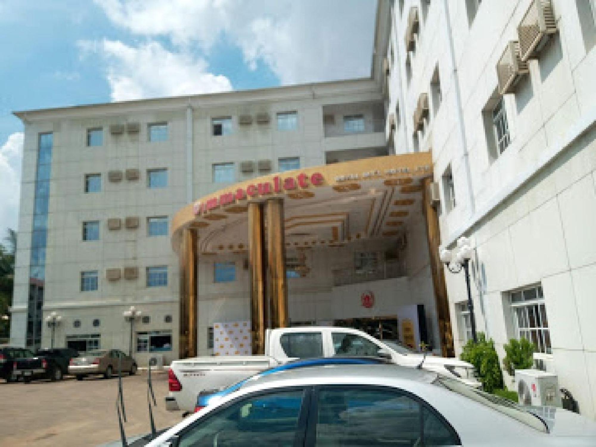 Room In Bb - Immaculate Royal International Hotel Owerri 外观 照片