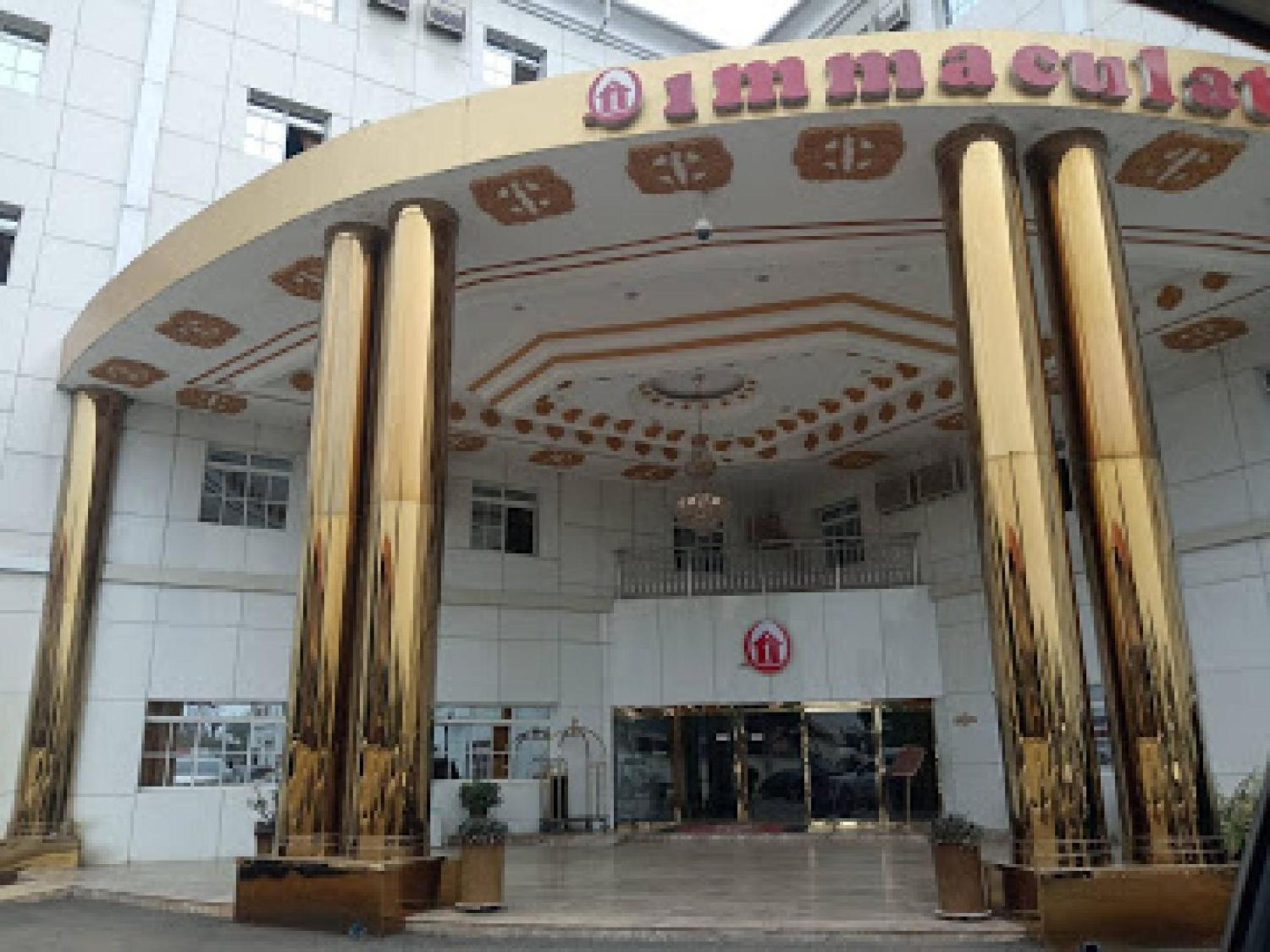 Room In Bb - Immaculate Royal International Hotel Owerri 外观 照片